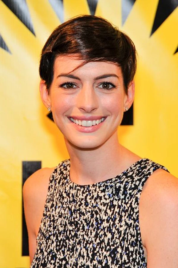 <strong>Anne Hathaway</strong>. Image par Rene G.