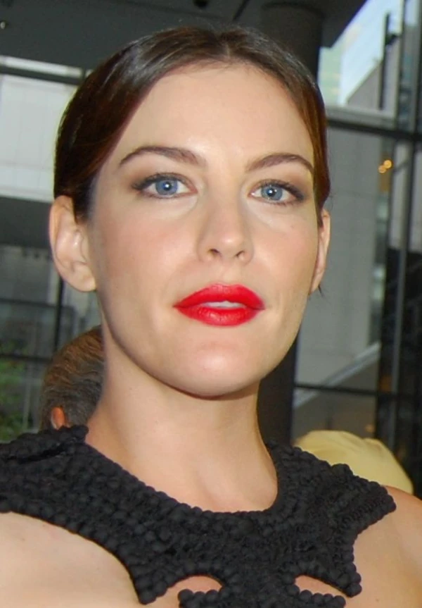 <strong>Liv Tyler</strong>. Image par 16 Miles of String.